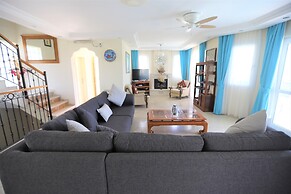 Villa Ruya,with Swimming Pool & Stunning sea Views