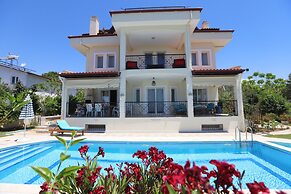 Villa Ruya,with Swimming Pool & Stunning sea Views
