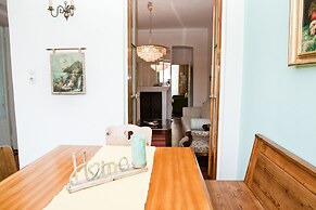 Marthas Veranda Apartment