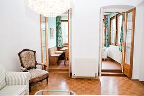 Marthas Veranda Apartment