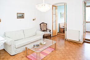 Marthas Veranda Apartment