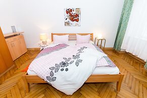 Marthas Veranda Apartment