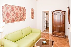 Marthas Veranda Apartment