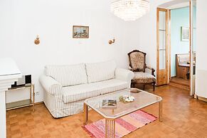 Marthas Veranda Apartment