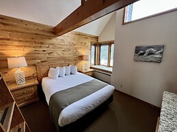 Bluefin Bay on Lake Superior