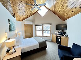 Bluefin Bay on Lake Superior