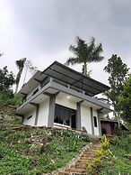 Cahaya Bukit Cemara