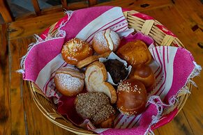 Casa de Adobe Gallery & Luxury Boutique