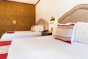 Casa de Adobe Gallery & Luxury Boutique