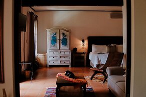 Casa de Adobe Gallery & Luxury Boutique