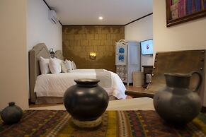 Casa de Adobe Gallery & Luxury Boutique