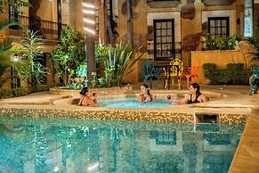 Casa de Adobe Gallery & Luxury Boutique