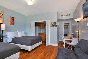 Gorgeous Spot in Hallandale Beach With Pool!!