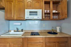 Gorgeous Spot in Hallandale Beach With Pool!!