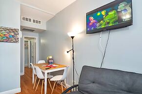 Gorgeous Spot in Hallandale Beach With Pool!!