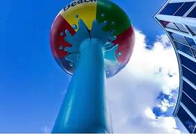 Gorgeous Spot in Hallandale Beach With Pool!!