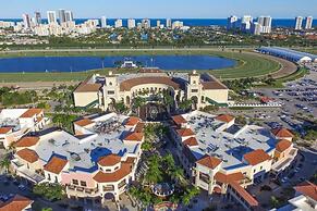 Gorgeous Spot in Hallandale Beach With Pool!!