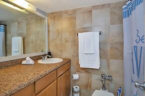 Gorgeous Spot in Hallandale Beach With Pool!!