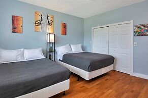 Gorgeous Spot in Hallandale Beach With Pool!!