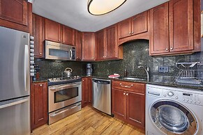 Lift Tickets Ski-in-out Mnt Side Wifi, Fireplace, Clubhousewinter Shut