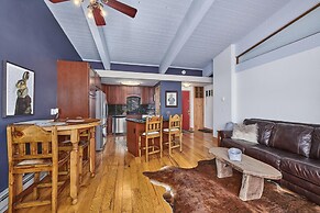 Lift Tickets Ski-in-out Mnt Side Wifi, Fireplace, Clubhousewinter Shut