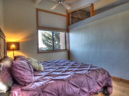 Lift Tickets Ski-in-out Mnt Side Wifi, Fireplace, Clubhousewinter Shut