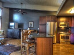 Lift Tickets Ski-in-out Mnt Side Wifi, Fireplace, Clubhousewinter Shut