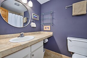 Lift Tickets Ski-in-out Mnt Side Wifi, Fireplace, Clubhousewinter Shut