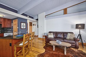 Lift Tickets Ski-in-out Mnt Side Wifi, Fireplace, Clubhousewinter Shut