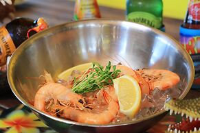 Ash's Holiday Units & Cafe