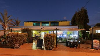 Ash's Holiday Units & Cafe