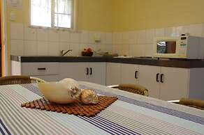 Ash's Holiday Units & Cafe