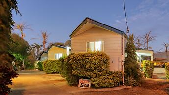 Ash's Holiday Units & Cafe