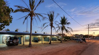 Ash's Holiday Units & Cafe