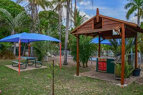 Ash's Holiday Units & Cafe