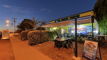 Ash's Holiday Units & Cafe