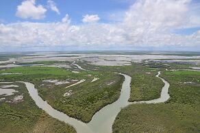 Ash's Holiday Units & Cafe