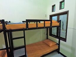 Dhika Adventure - Hostel