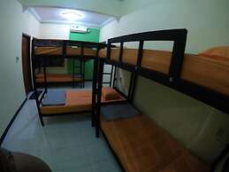 Dhika Adventure - Hostel