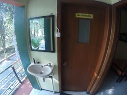 Dhika Adventure - Hostel