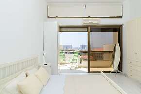 3BR Apt Steps from Sea W Parking