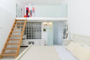 3BR Apt Steps from Sea W Parking