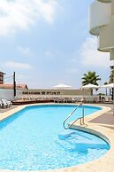 3BR Apt Steps from Sea W Parking