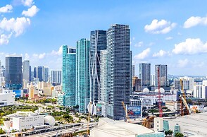 Modern and Bright Penthouse With Ocean View