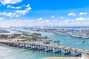 Modern and Bright Penthouse With Ocean View