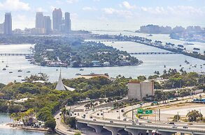 Modern and Bright Penthouse With Ocean View