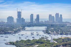 Modern and Bright Penthouse With Ocean View