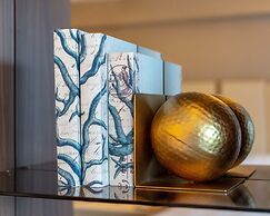 Beachfront Condo With Large Balcony