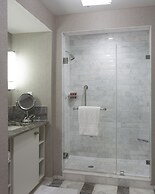 Beachfront Condo With Large Balcony