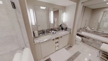 Beachfront Condo With Large Balcony